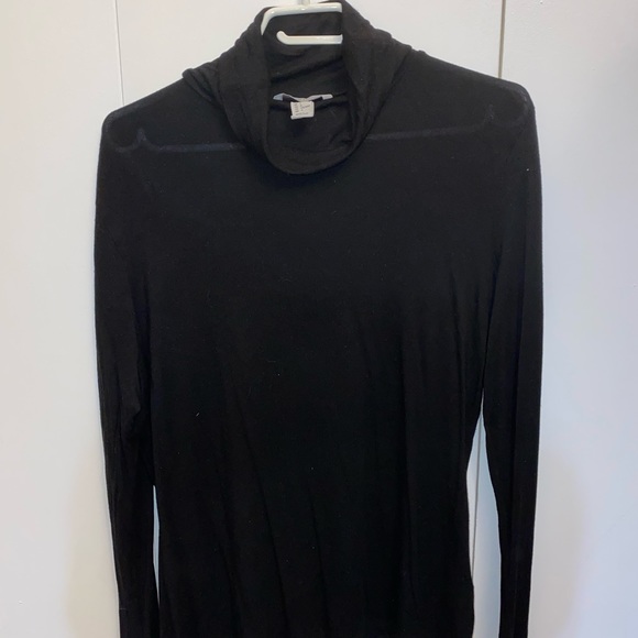 Basic Black Long-Sleeved Turtleneck - Picture 1 of 2